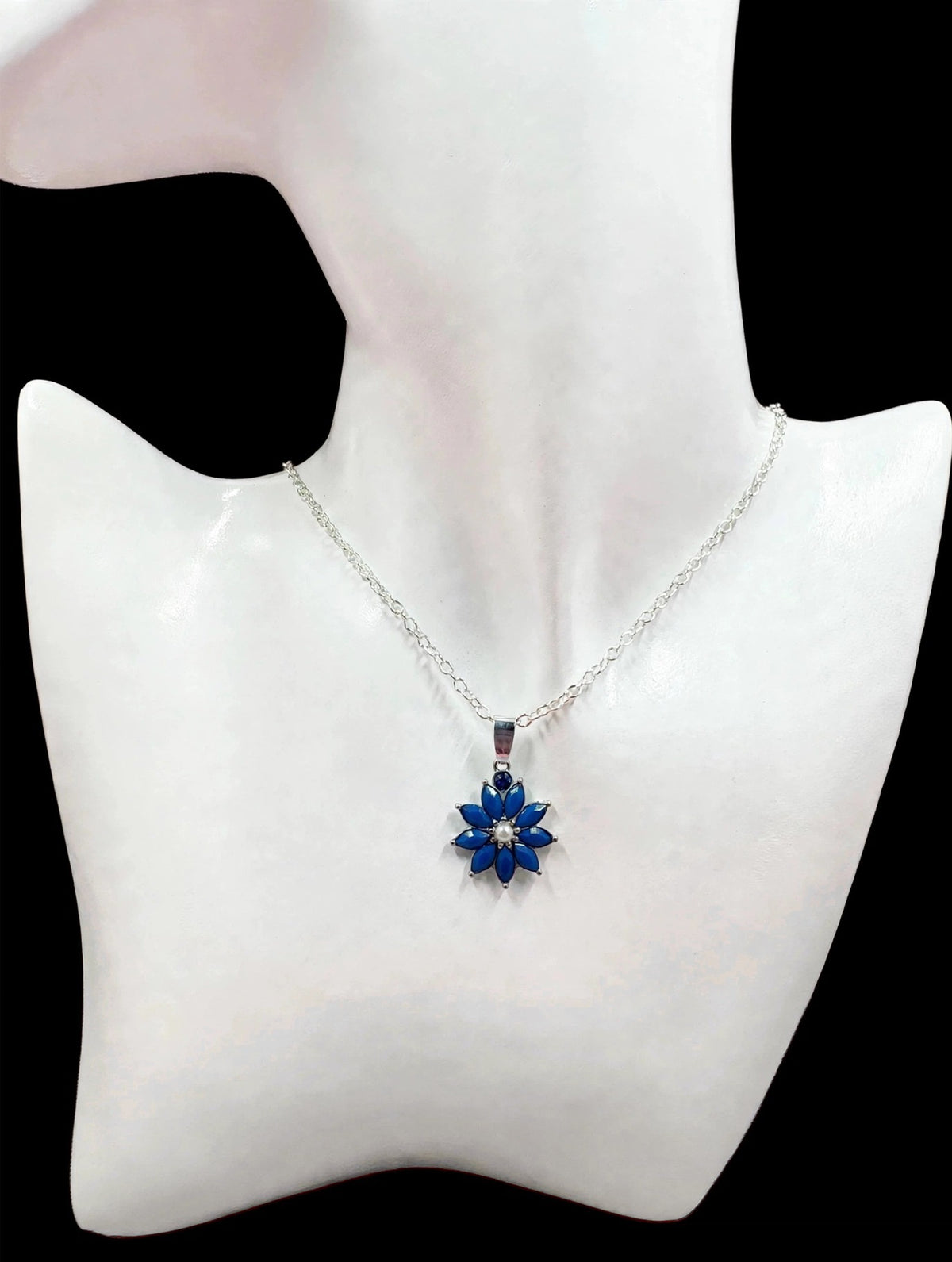 Blue Daisy Necklace
