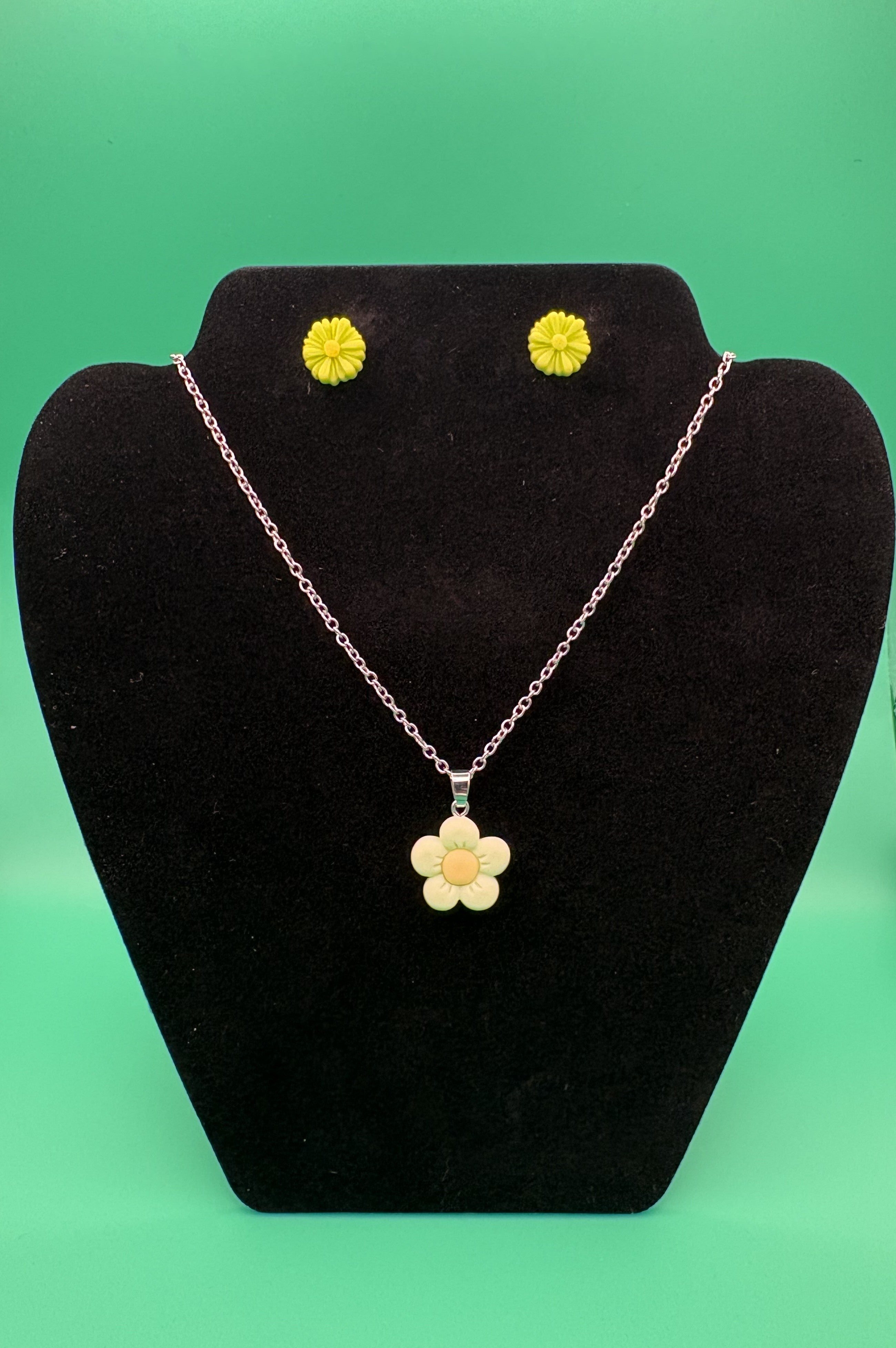 Flower Necklace & Earring Set