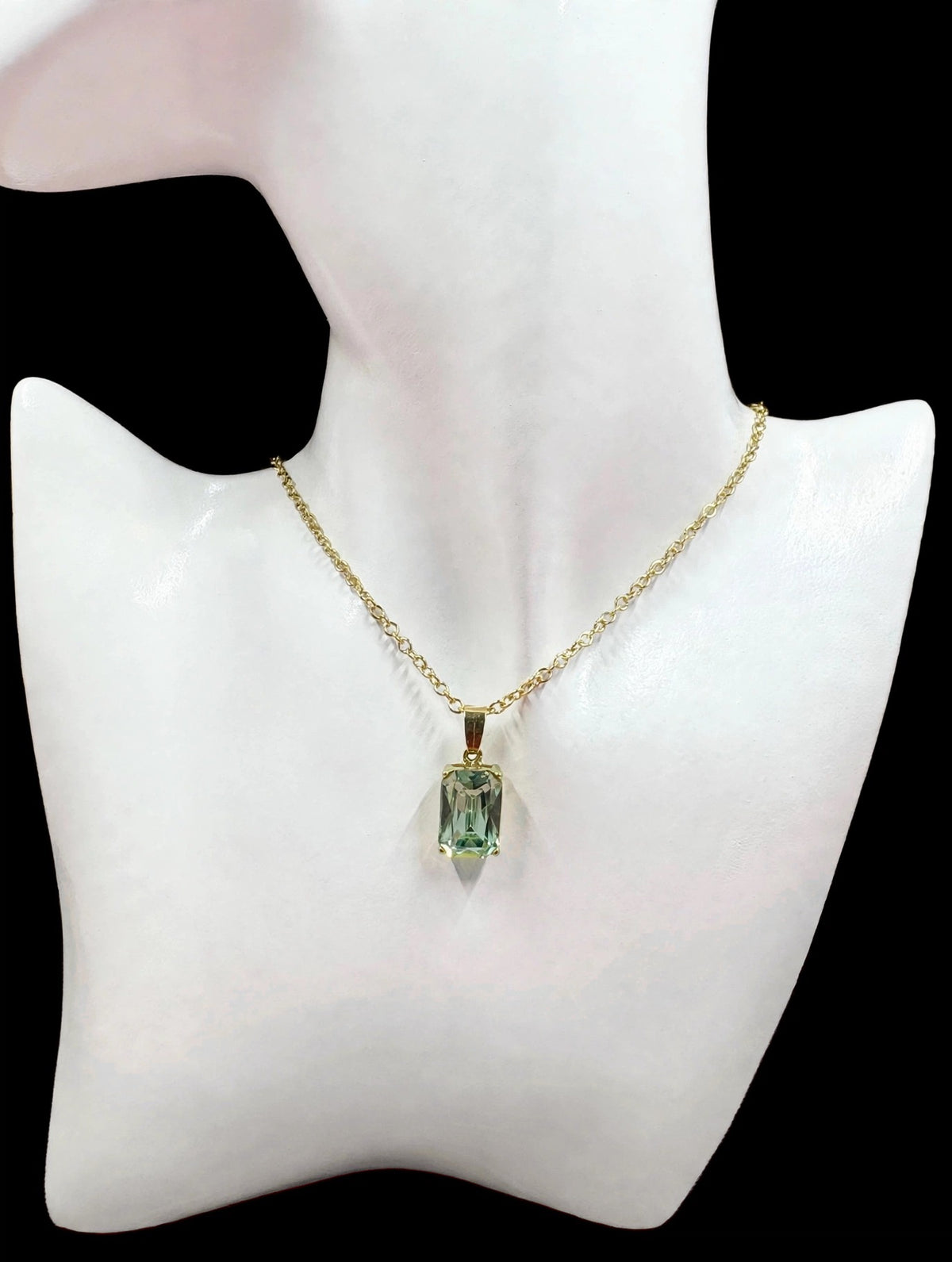 Green Cushion Cut Stone Necklace