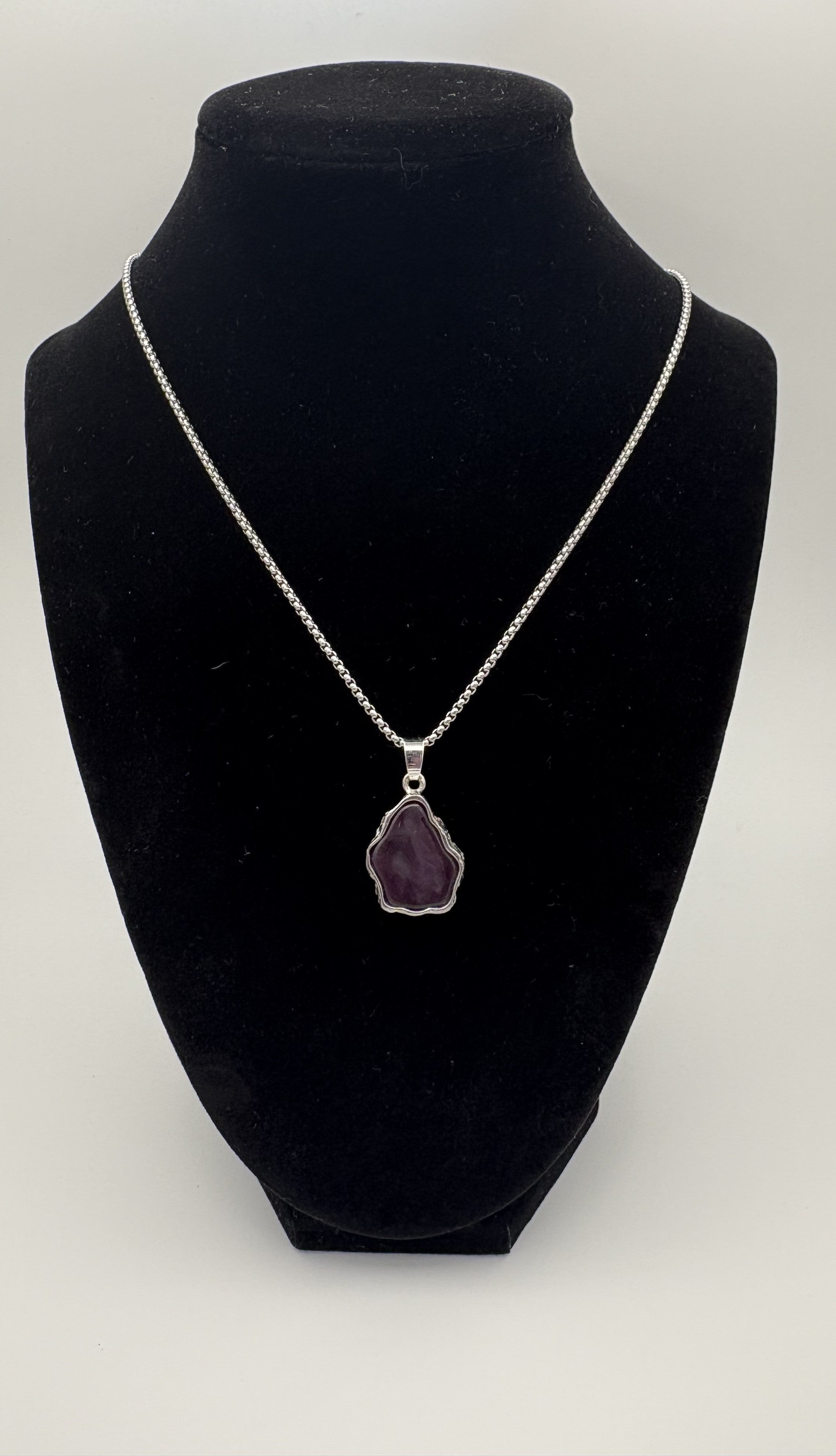 Natural Amathyst Stone Pendant Necklace
